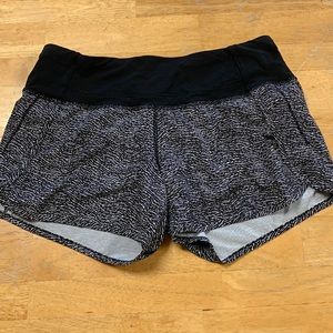 SIZE 4 LULULEMON SHORTS
